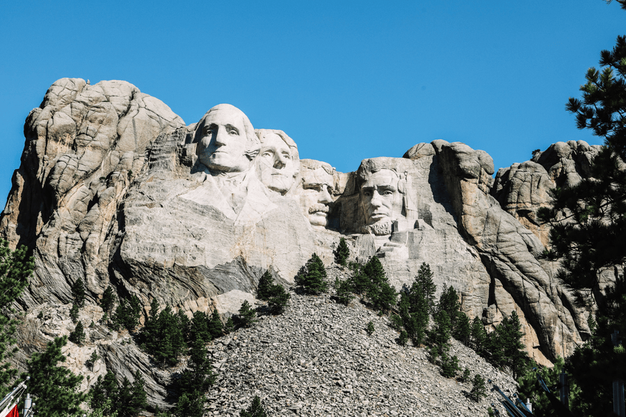 Image facing Mount Rushmore featuring four U.S. Presidents